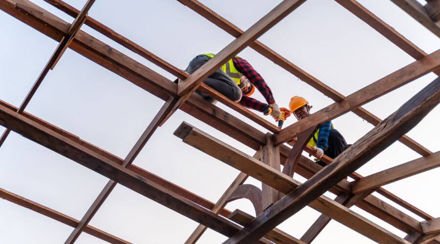 Professional gutter cleaning services in Lynnwood, WA